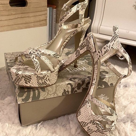 LIMELIGHT Snakeskin Heels - Picture 1 of 8